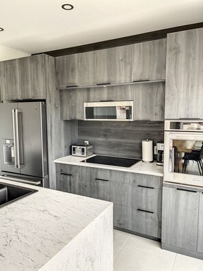 Private kitchen - La Remontée | Lake and Spa (St-Côme)