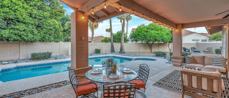 تناول الطعام بالخارج