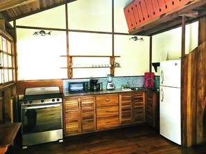 Fridge, microwave, oven, coffee/tea maker