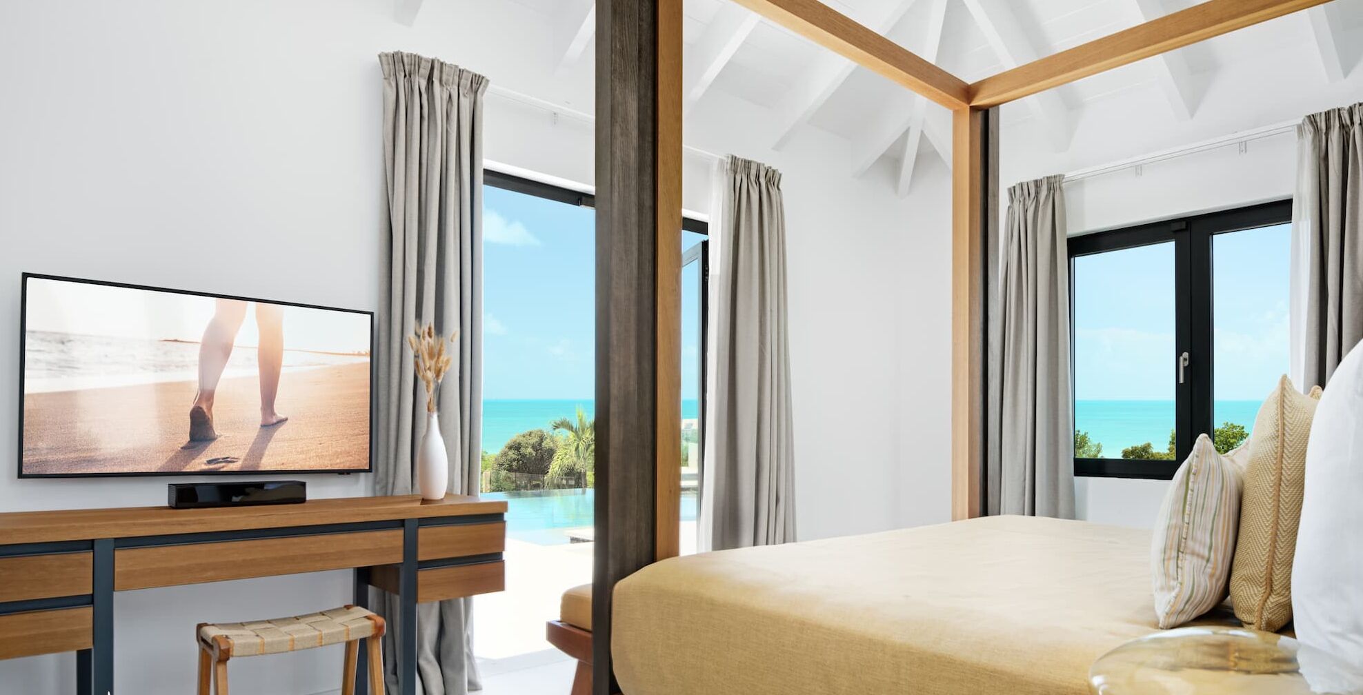 4 bedrooms, iron/ironing board, WiFi, bed sheets