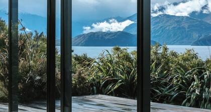 Aurum - Luxury Villa - Lake Views