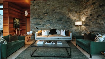 Luxury House, 3 Bedrooms, Lake View | Living area | Fireplace