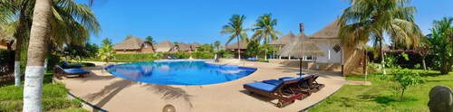 Swimming pool villa in secure residence with dream beach! 150 m from shops 