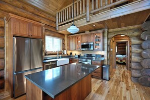 Frigorífic, microones, forn i placa de cuina 