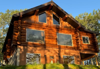 The Log Haus on Round Lake — 6 Bedrooms, 11 Queen Beds