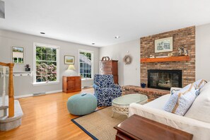 Télévision, cheminée