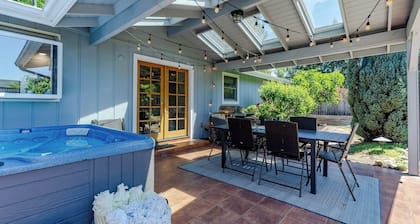 5-bedroom/3 bath home just 5 minutes to University of Oregon, patio/hot tub