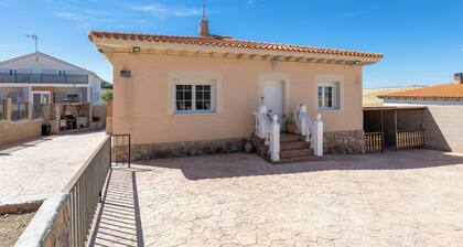 Country House 'Finca Los Nieto' with Private Pool, Wi-Fi and Air Conditioning