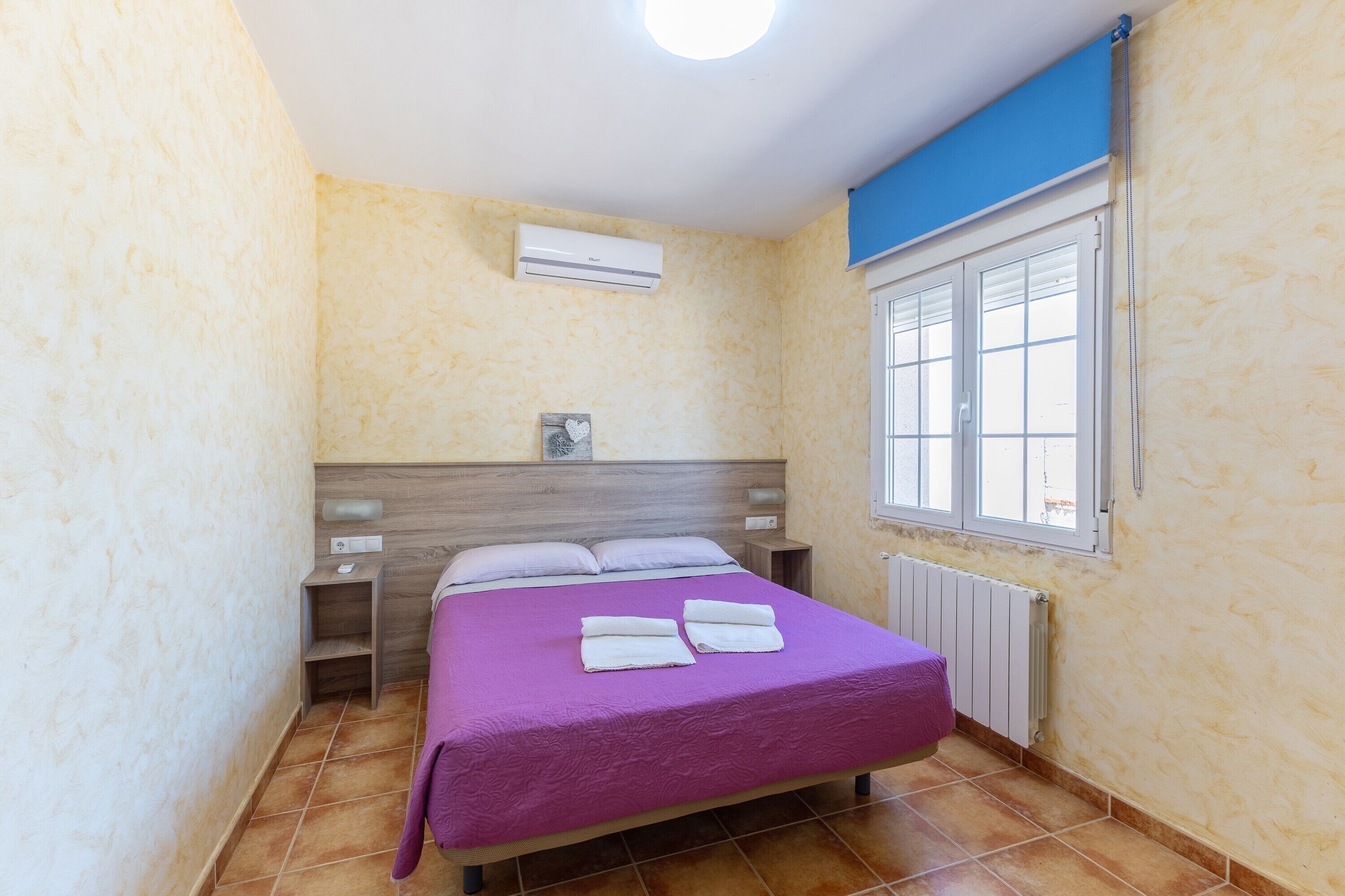 8 dormitorios, tabla de planchar con plancha, wifi gratis y ropa de cama