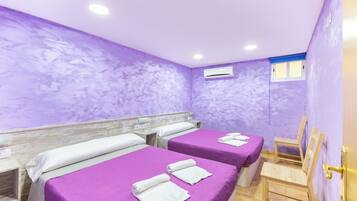 8 habitaciones, tabla de planchar con plancha y wifi gratis