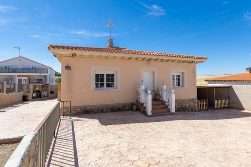 Country House 'Finca Los Nieto' with Private Pool, Wi-Fi and Air Conditioning