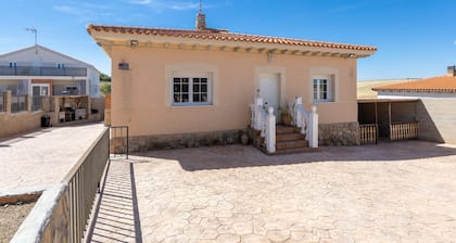 Country House 'Finca Los Nieto' with Private Pool, Wi-Fi and Air Conditioning