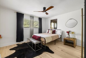 5 bedrooms, desk, iron/ironing board, travel cot