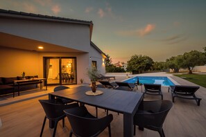 Outdoor dining - Villa Bepo (Istria - Pula) (Mali Vareški)