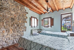 3 bedrooms, free WiFi, bed sheets