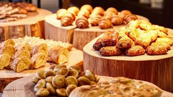 Frokostbuffé hver dag (mot et tillegg)