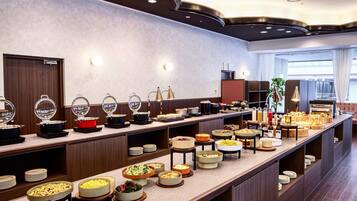 Daily buffet breakfast (JPY 1980 per person)