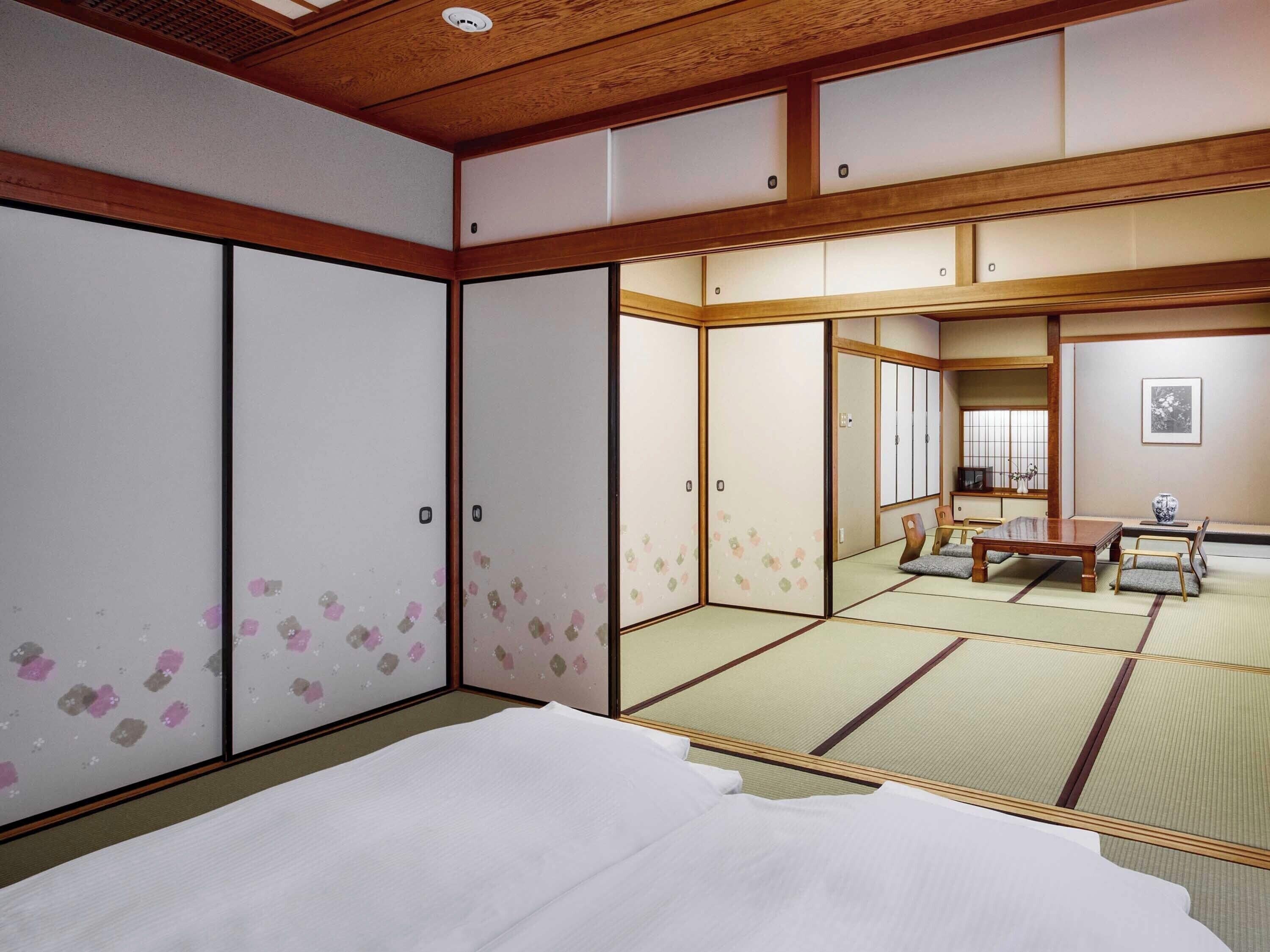 传统客房, 吸烟房 (Japanese Suite) | 羽绒被、客房内保险箱、办公桌、遮光窗帘