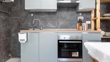 Kühlschrank, Ofen, Herdplatte, Geschirrspüler