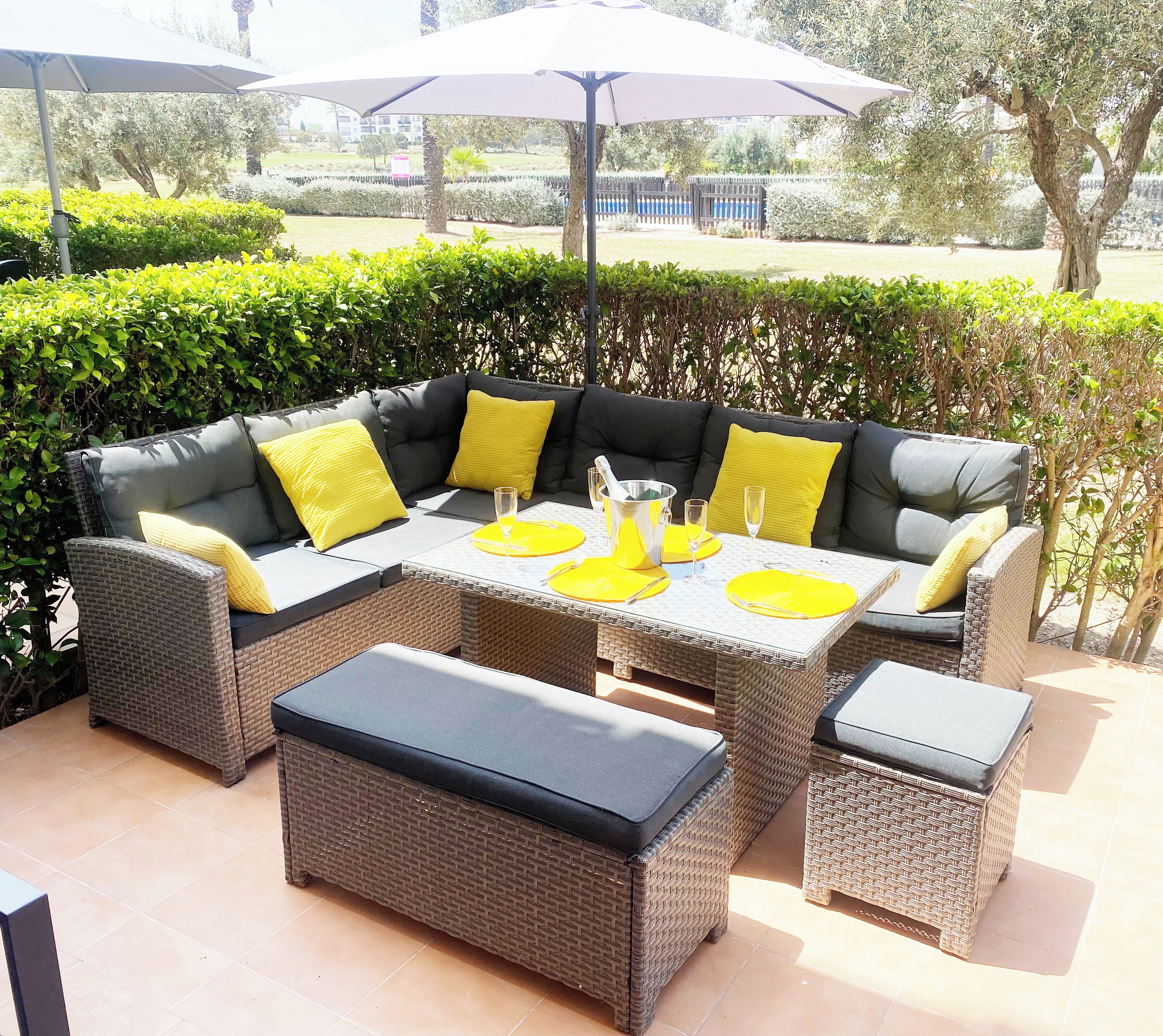 Outdoor dining
