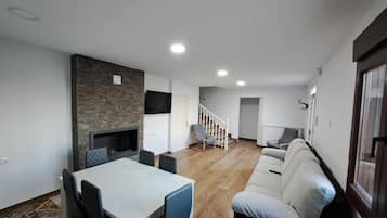 Televisión, chimenea