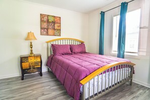 3 bedrooms, iron/ironing board, free WiFi, bed sheets