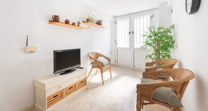 Holiday Home 'Casa Rural El Maestro' with Balcony and Wi-Fi