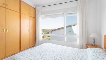 4 dormitorios, tabla de planchar con plancha, wifi gratis y ropa de cama