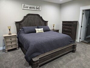 5 bedrooms, iron/ironing board, free WiFi, bed sheets