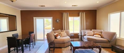 Smart TV, fireplace, video games
