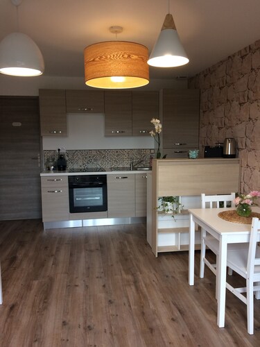 Guest House 'Au Plus Proche Des Vignes' with Private Terrace and Wi-Fi