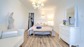 1 chambre, fer et planche à repasser, Wi-Fi gratuit, draps fournis