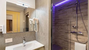 Doccia, asciugacapelli, asciugamani