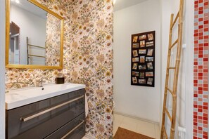 Shower - Apartment 'Le Noirmoutier Appt 3 Chambres' with Wi-Fi (Les Sables-d'Olonne)