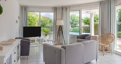 Villa 'Accacia Avec Piscine Privée' mit privatem Pool, privater Terrasse und WLAN