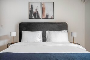 2 chambres, fer et planche à repasser, Wi-Fi, draps fournis