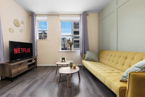 Living area - City Centre Oasis near Liverpool Street (London)