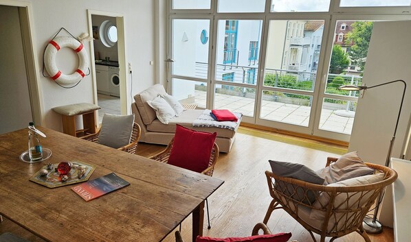 TV - Welcome to the Voss vacation apartment! - Villa Sanssouci (Kühlungsborn)
