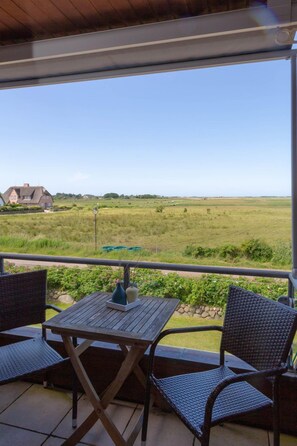 Outdoor dining - Heefwai 2-W5 - Holiday apartment "Heefwai 2 W5" in Morsum (Morsum)