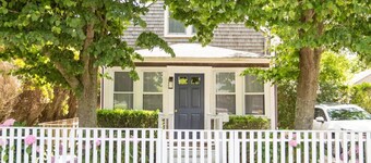 Cozy 4 bedroom cottage in town, with parking 