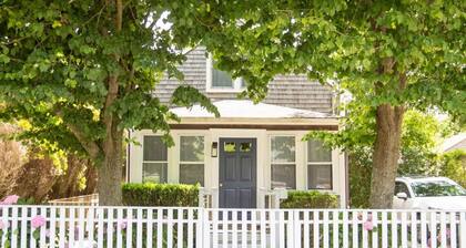 Cozy 4 bedroom cottage in town, with parking