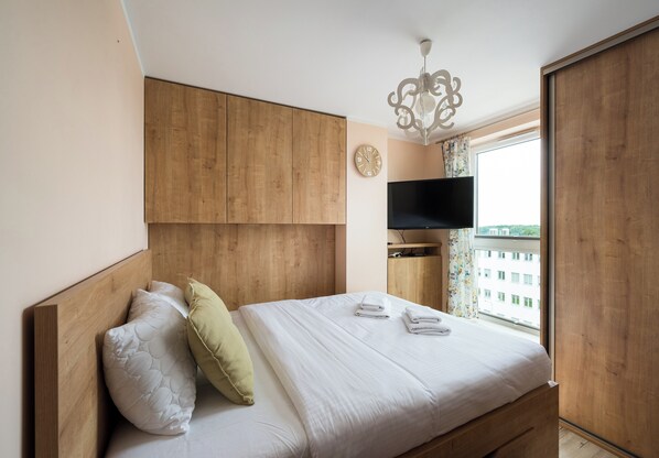 2 slaapkamers, een bureau, een strijkplank/strijkijzer, wifi