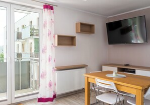 Dining - Wawrzyszewska 2-Bedroom Apartment (Warszawa)