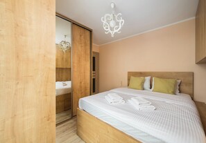 2 bedrooms, desk, iron/ironing board, WiFi - Wawrzyszewska 2-Bedroom Apartment (Warszawa)