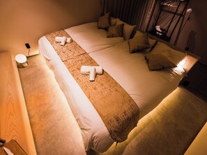 2 bedrooms, desk, free WiFi, bed sheets