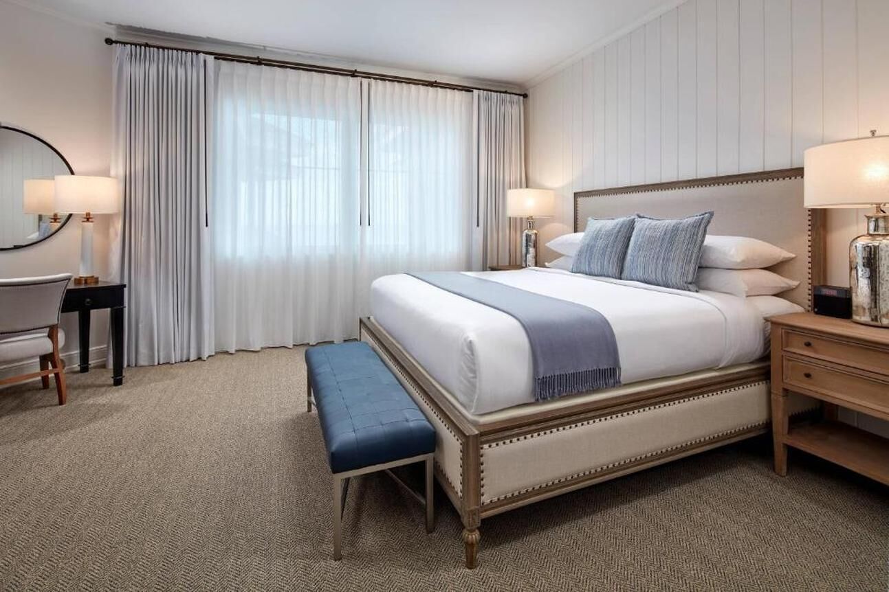 Facing the beachfront, Vespera Resort on Pismo Beach ...