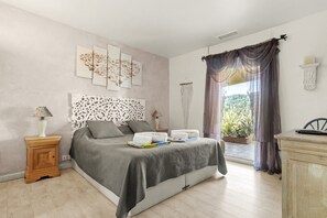 4 dormitorios, tabla de planchar con plancha, wifi gratis y ropa de cama