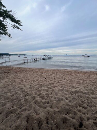 Sebago, newer construction, lake access, AC, 3bd2.5bth, Long Beach neighborhood