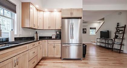 Sebago, newer construction, lake access, AC, 3bd2.5bth, Long Beach neighborhood