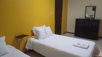 Habitación básica con 1 cama matrimonial o 2 individuales | Baño